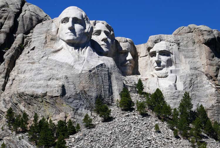 Mount Rushmore is less than an hour from Deadwood