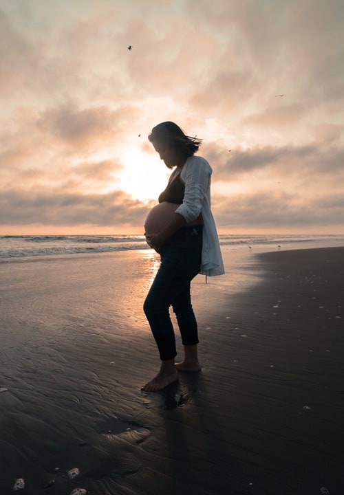 Expectant mothers can safely and comfortably travel, following these tips for travel during pregnancy