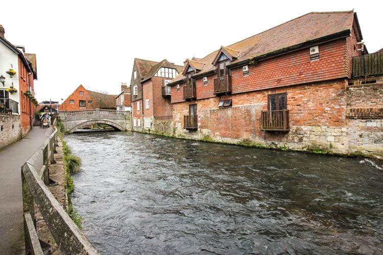 Strolling along the River Itchen