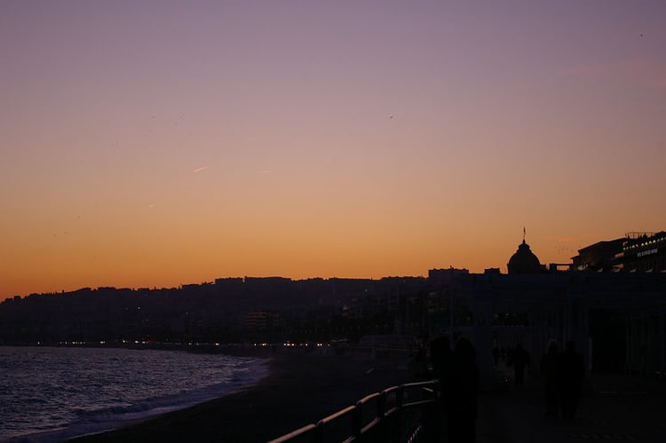 Spectacular sunset over the Baie des Anges in Nice. CC Image by debs-eye