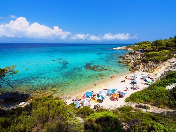 Spend your day on the beach of Armenistis in Halkidiki. Photo courtesy of Greek National Tourism Organisation