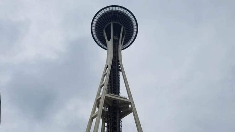 Iconic Space Needle adalah objek wisata utama di Seattle.