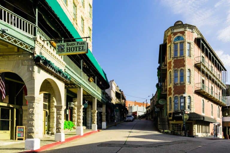 Haunted hotels or Eureka Springs, Arkansas