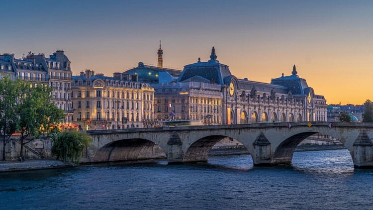 Dusk in Paris