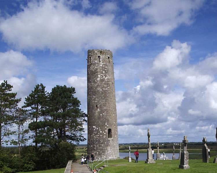 Round tower at Clonmacnoise