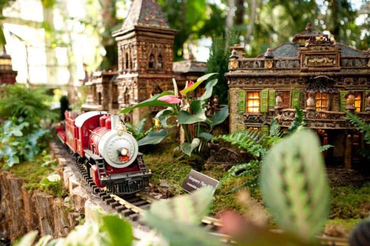 Botanical Gardens Holiday Train Show