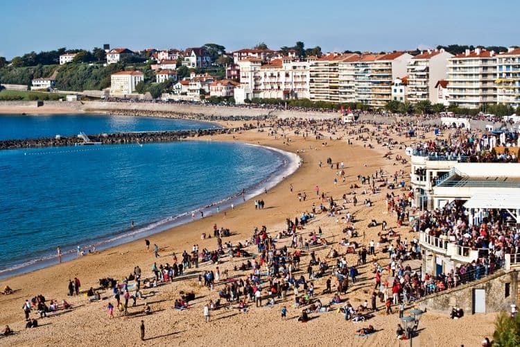 Saint Jean de Luz beach in high season