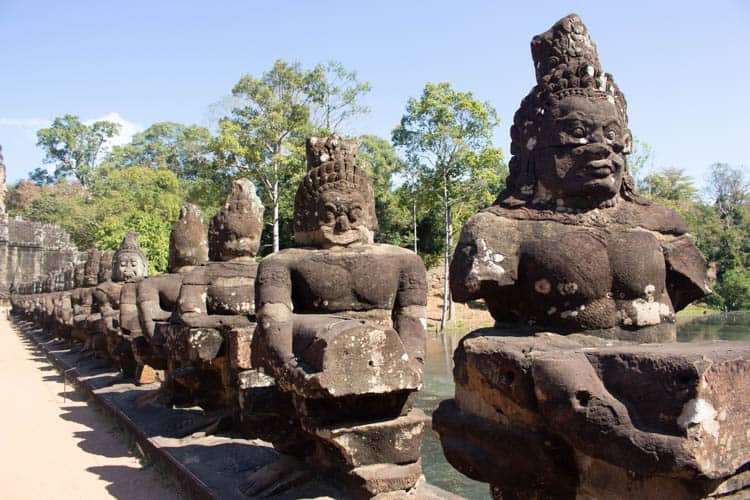 Siem Reap Angkor Wat stone heads 