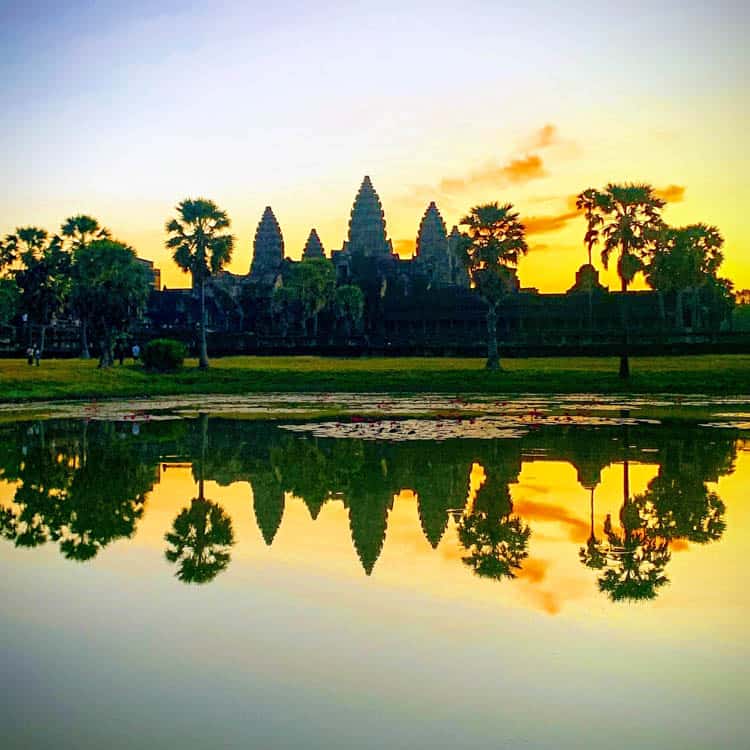 Matahari terbit Angkor Wat