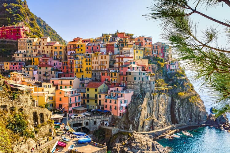 Cinque Terre, Italy. Photo by Kookay