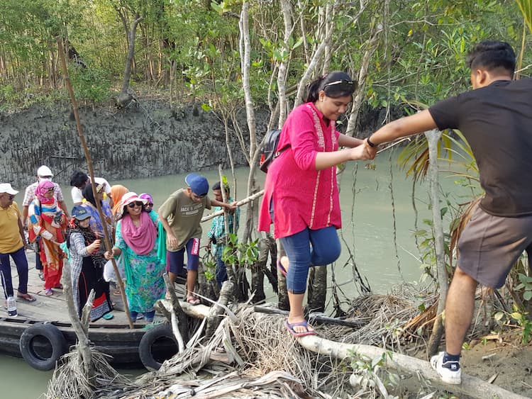 Disembarking at Tiger Point in the Sundarbans. Photo by Edward Placidi