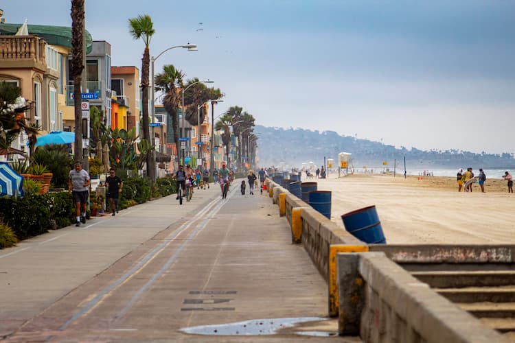Pantai Misi, San Diego, Amerika Serikat.  Foto oleh Sean Mullowney