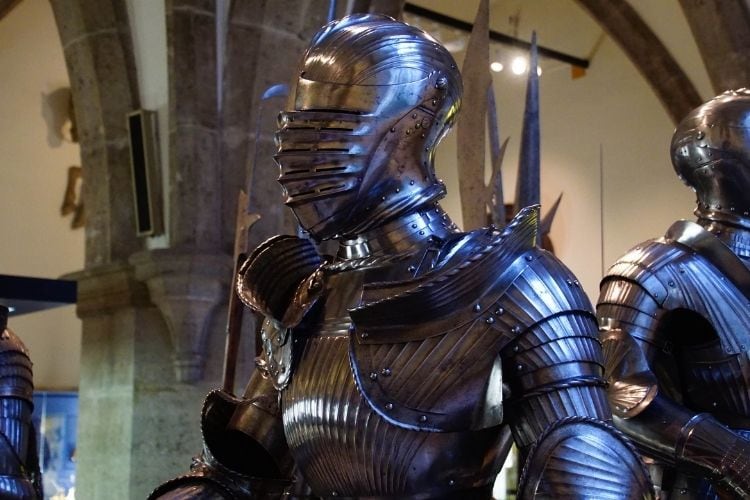 Setelan Armor Ksatria Abad Pertengahan di Museum Bavaria