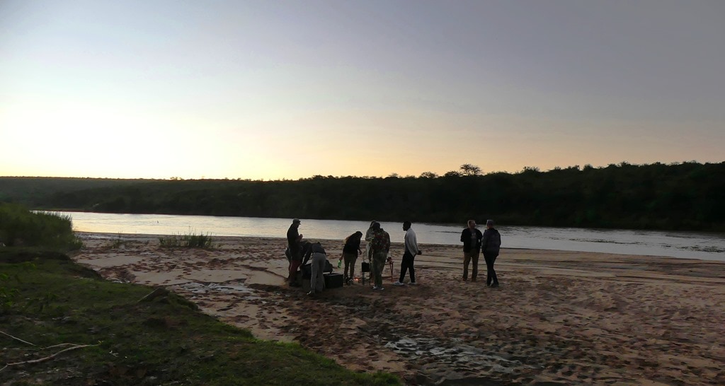 mFulaWozi riverbank sundowners