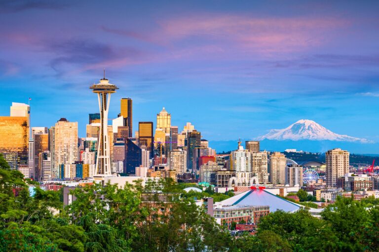 Stunning Seattle skyline with Mount Rainier in the background. Image by Sean Pavone from Getty Images Pro via Canva