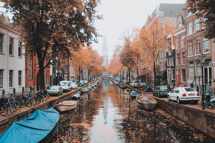 Amsterdam, Belanda.  Foto oleh Miltiadis Fragkidis, Unsplash