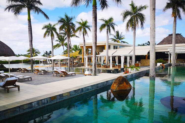 Mauritius Four Seasons Hotel pool