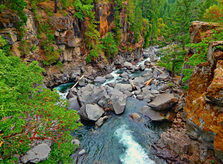 Avenue of the Boulders 