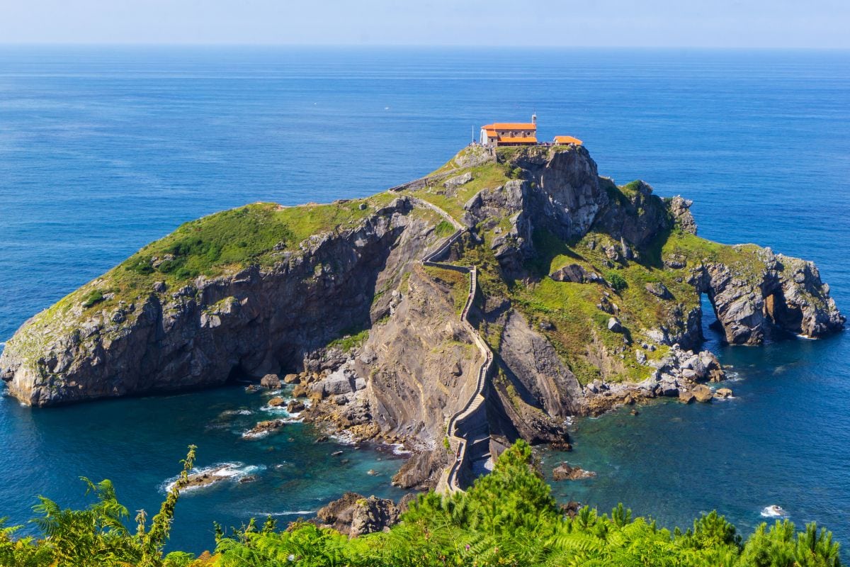 Drehorte von Game of Thrones und die landschaftliche Schönheit von San Juan de Gaztelugatxe, Spanien