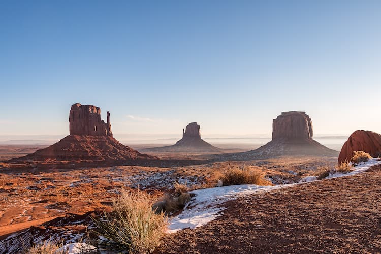 Monumen Valley Taman Suku Navajo, Lembah Monumen Oljato, Amerika Serikat.  Foto oleh Cayetano Gil, Unsplash