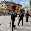 Street performers in the square flanked by Bath Abbey and the Roman Baths. Photo by Amy Laughinghouse