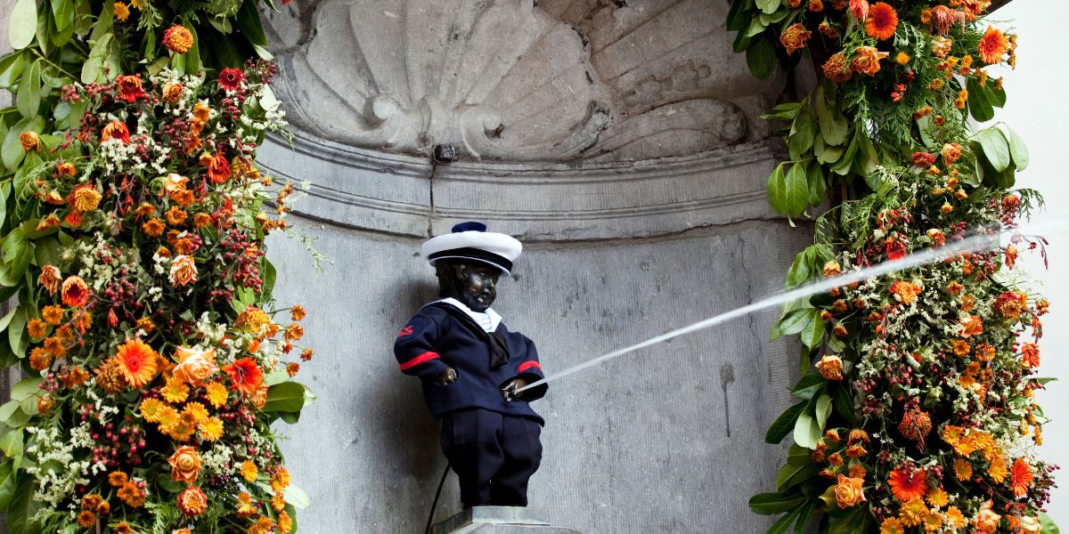 Mannekin Pis in one of his outfits. 