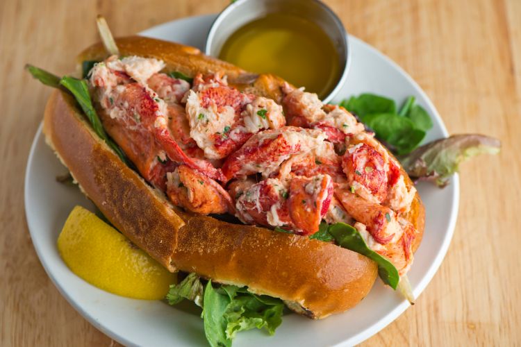 Traditional Lobster Roll. 