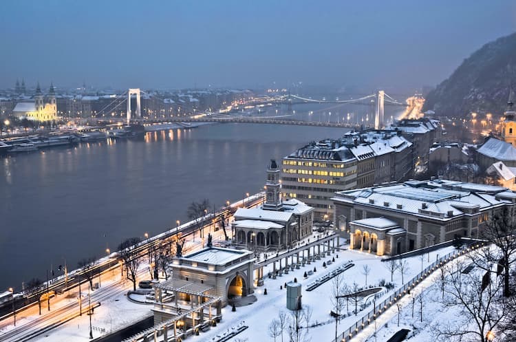 Pusat kota Budapest.  Foto milik Visit Hungaria