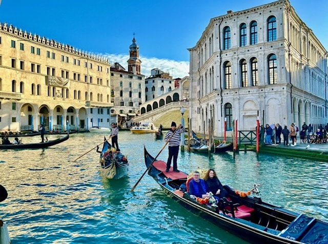 The Grand Canal leading to Rialto Bridge. (Photo by Harrison Shiels)