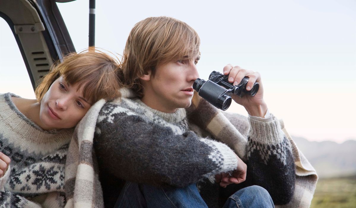 Couple in Iceland. Dating in Iceland has its challenges.