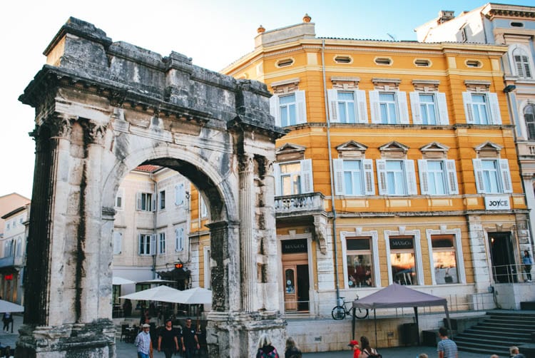 Arch of the Sergii