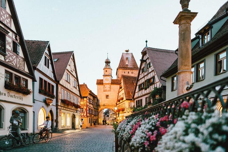 Rothenburg ob der Tauber, Germany. Photo by Roman Kraft, Unsplash