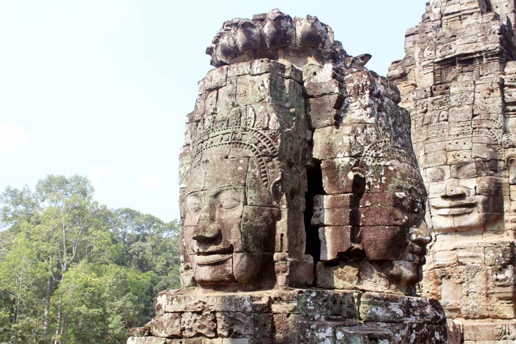 Kuil Bayon di Siem Reap