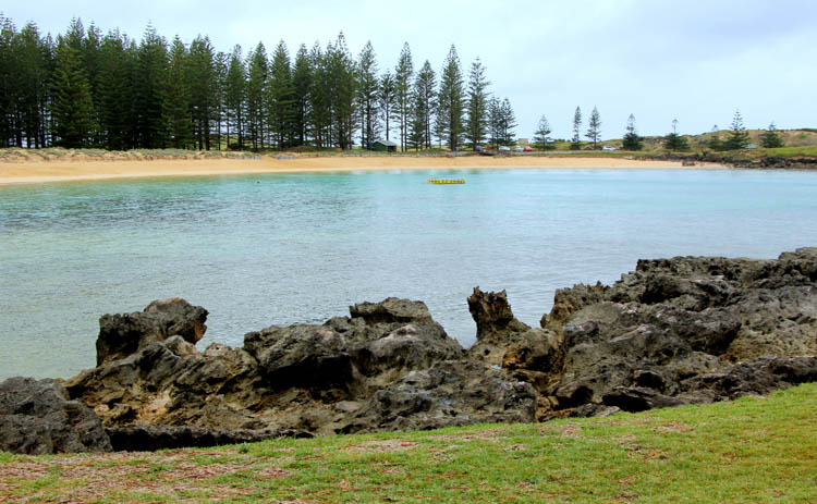 Picturesque Emily Bay, 