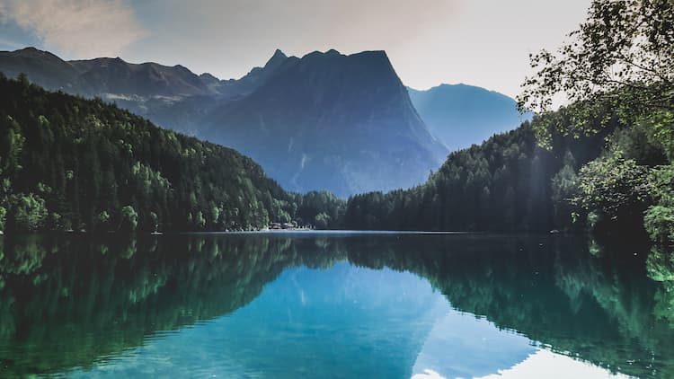 Piburger See, Austria. Photo by Paul Pastourmatzis, Unsplash