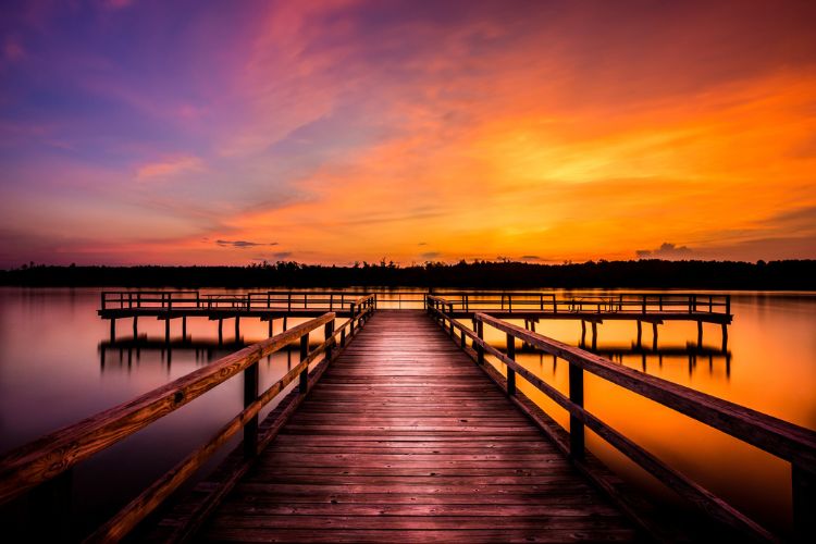 Sunset over lake in Tupelo, Mississippi