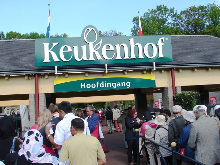 Entering the Keukenhof Gardens