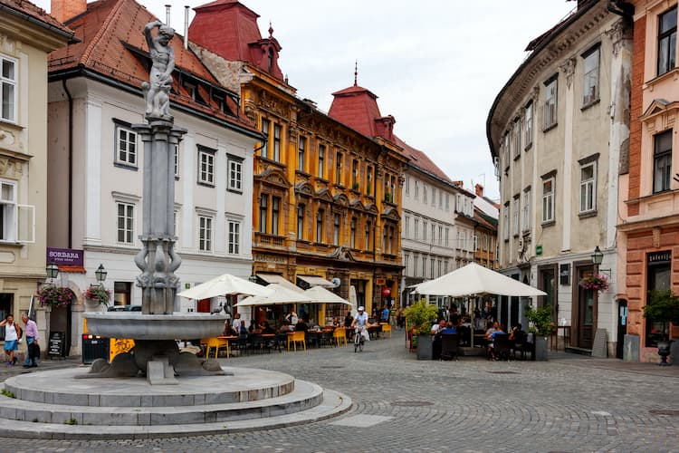 Ljubljana square. Photo by Eugene Kuznetsov, Unsplash