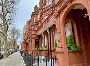 The Apartments by The Sloane Club encompass a trio of adjoining Victorian brick mansions on Sloane Gardens in Chelsea, London. Photo by Amy Laughinghouse