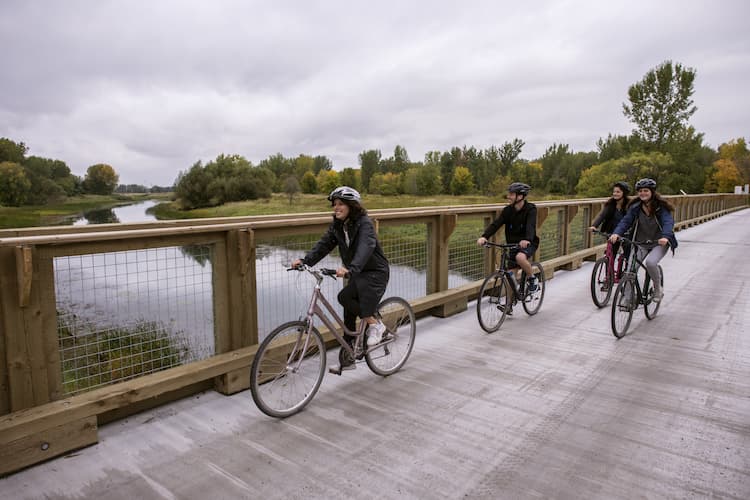 Trails in Parc national des Îles-de-Boucherville. Photo by Leroyer, Gaëlle, Courtesy of Bonjour Quebec