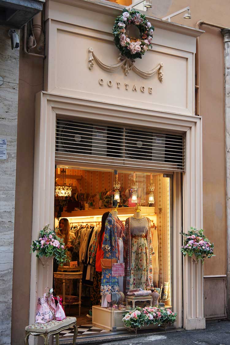 Cottage boutique shop on Via degli Orefic