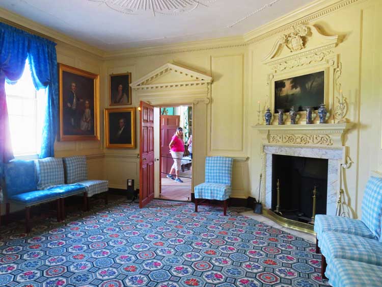 the front parlor at Mount Vernon