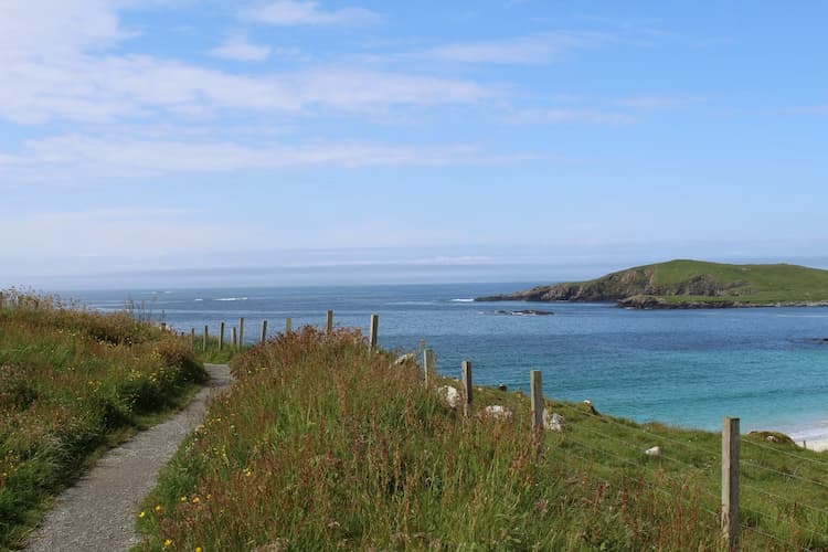 Shetland, United Kingdom. Photo by Maggie Lentz, Unsplash