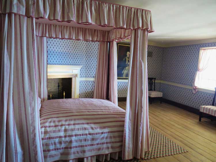 largest guest bedroom at Mount Vernon