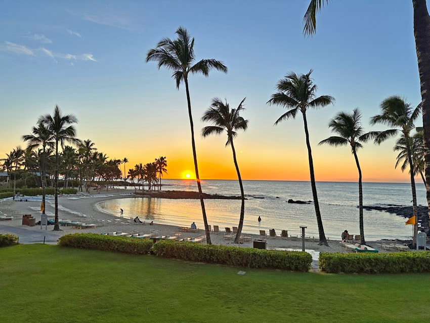 A beautiful sunset over the bay at the Fairmont Orchid on the Island of Hawaii. Photo by Janna Graber