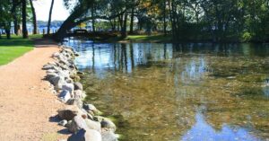A picturesque portion of the Shoreline path. Photo by Frank Hosek