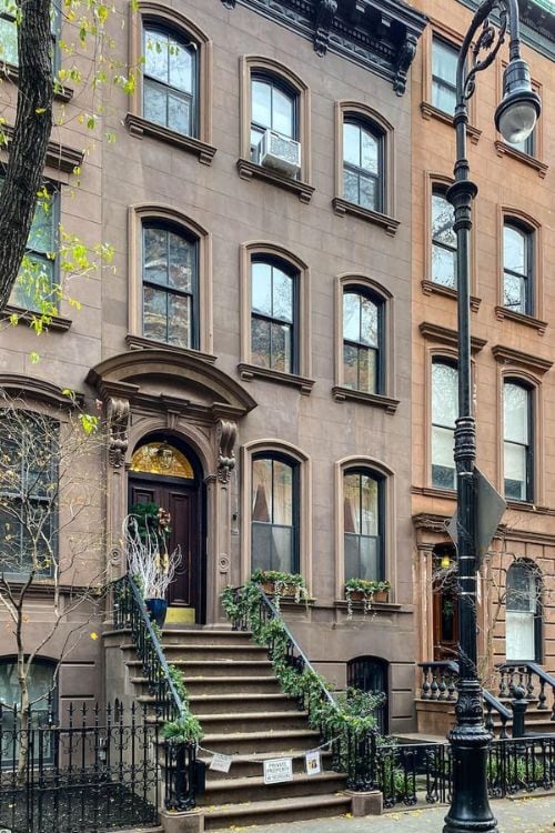 NYC Movies Carrie Bradshaw Stoop
