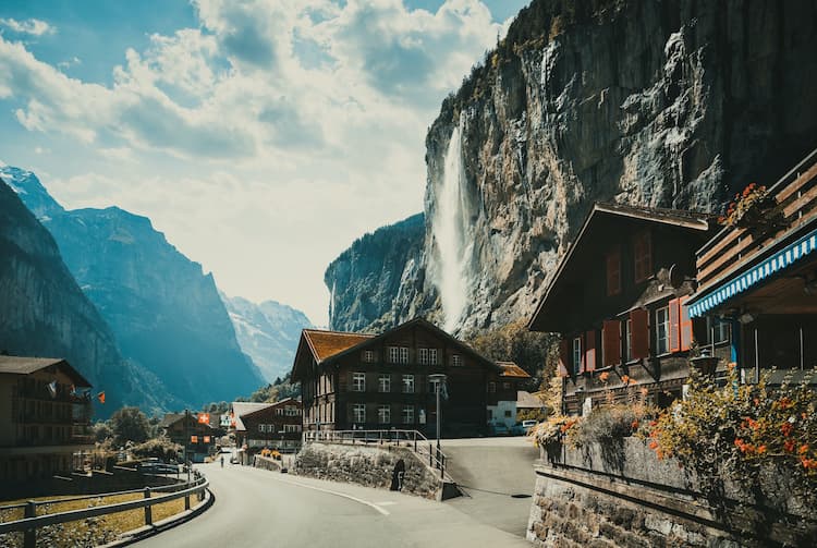 Lauterbrunnen in Switzerland. Photo by Maximilian Jaenicke, Unsplash