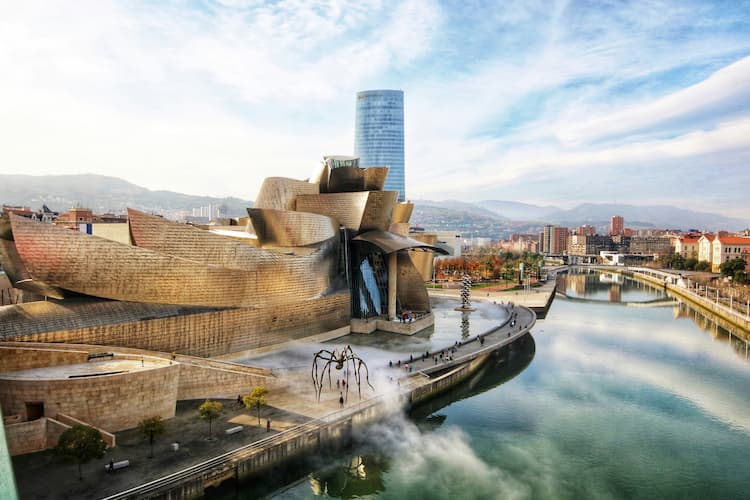 Genheim Museum Bilbao. Photo by Jorge Fernández Salas, Unsplash