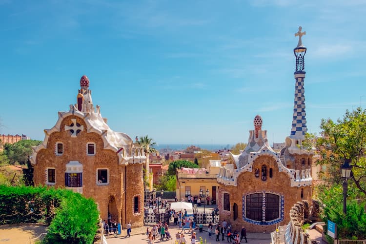 Park Güell. Photo by Daniel Corneschi, Unsplash